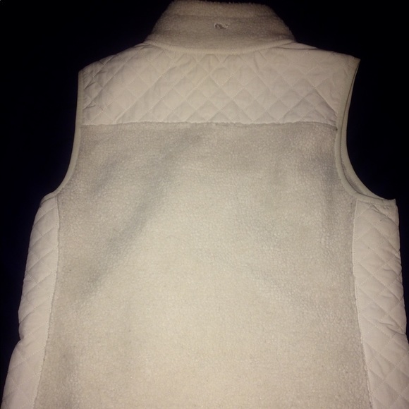 Vineyard Vines Shearling Quilted Vest - Picture 4 of 5