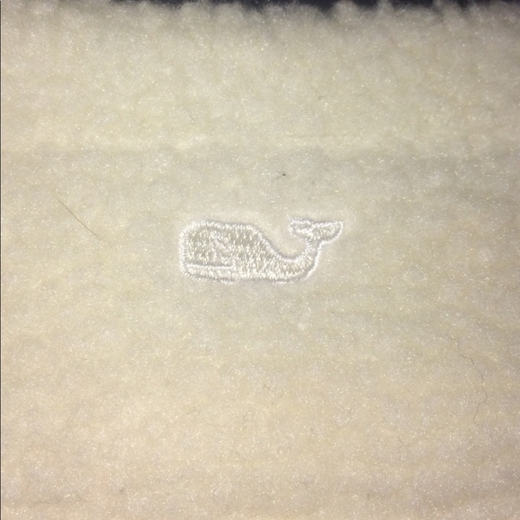 Vineyard Vines Shearling Quilted Vest - Picture 5 of 5