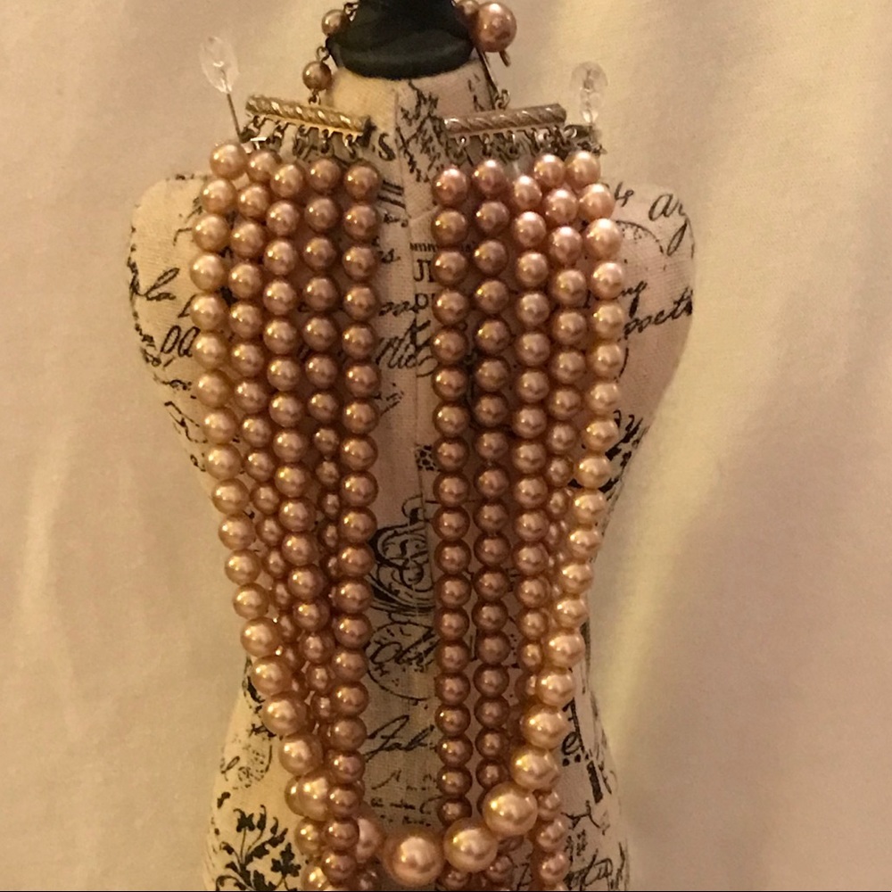 Beaded necklace