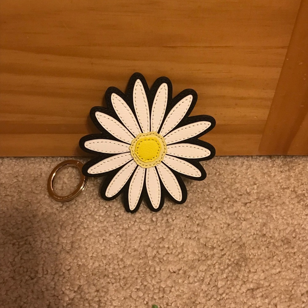 NWT Kate Spade Daisy Keychain