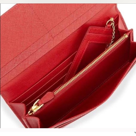 SOLD!! Authentic PRADA ‘Continental’ Wallet $665 - Picture 3 of 8