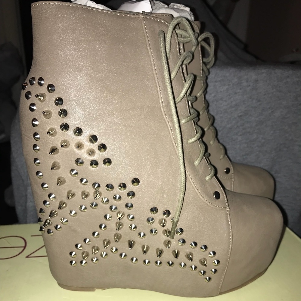 Heel studded booties