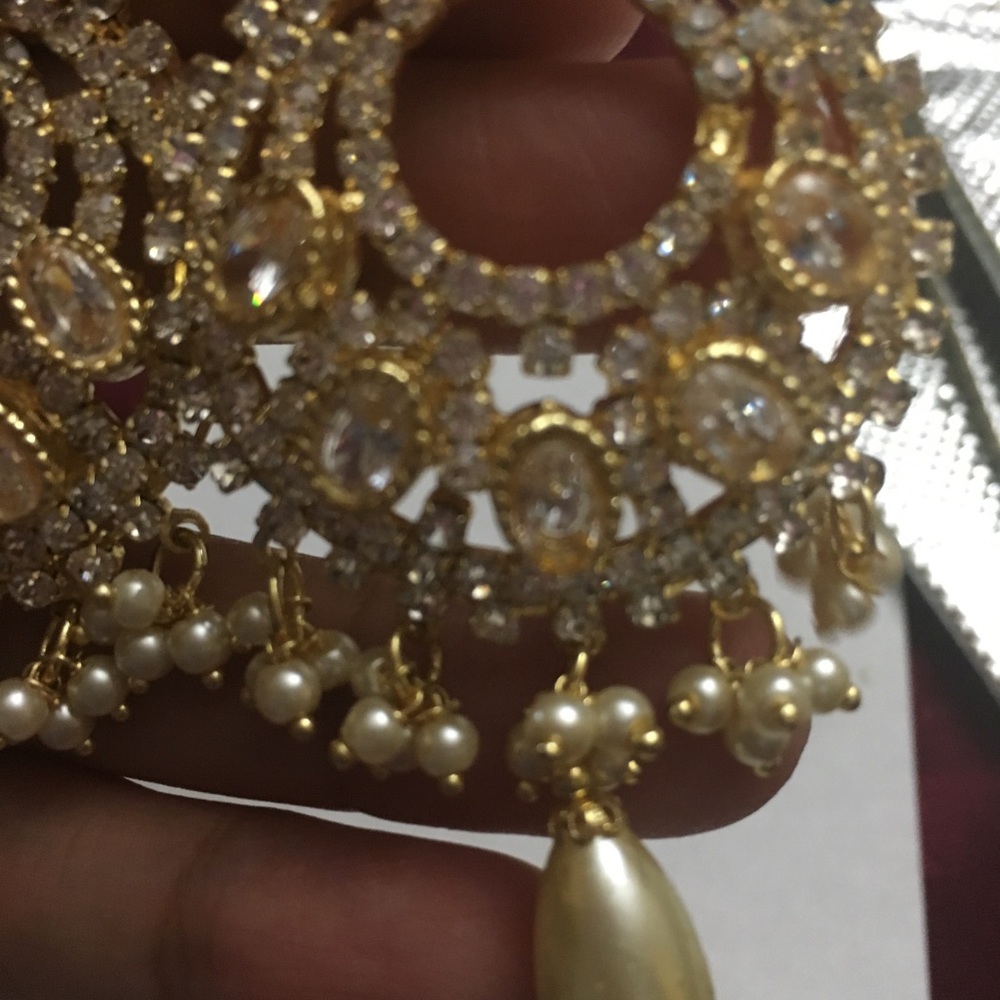 NWOT beautiful Earrings final sale price no offers - Picture 4 of 8