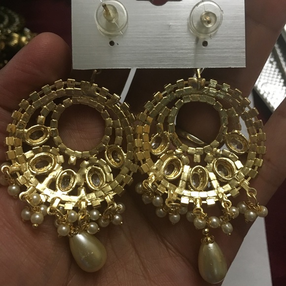 NWOT beautiful Earrings final sale price no offers - Picture 2 of 8