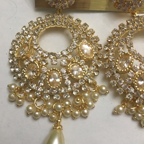 NWOT beautiful Earrings final sale price no offers - Picture 6 of 8