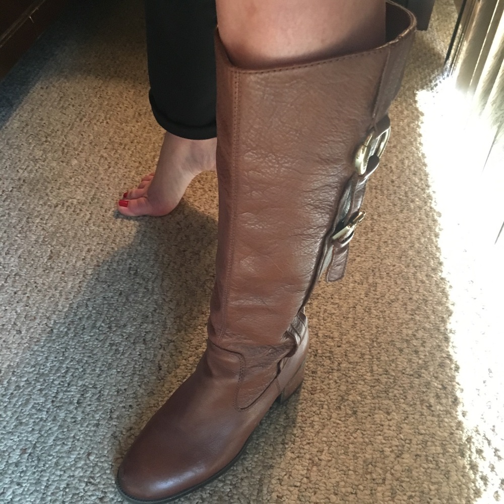 Boots - Picture 2 of 8