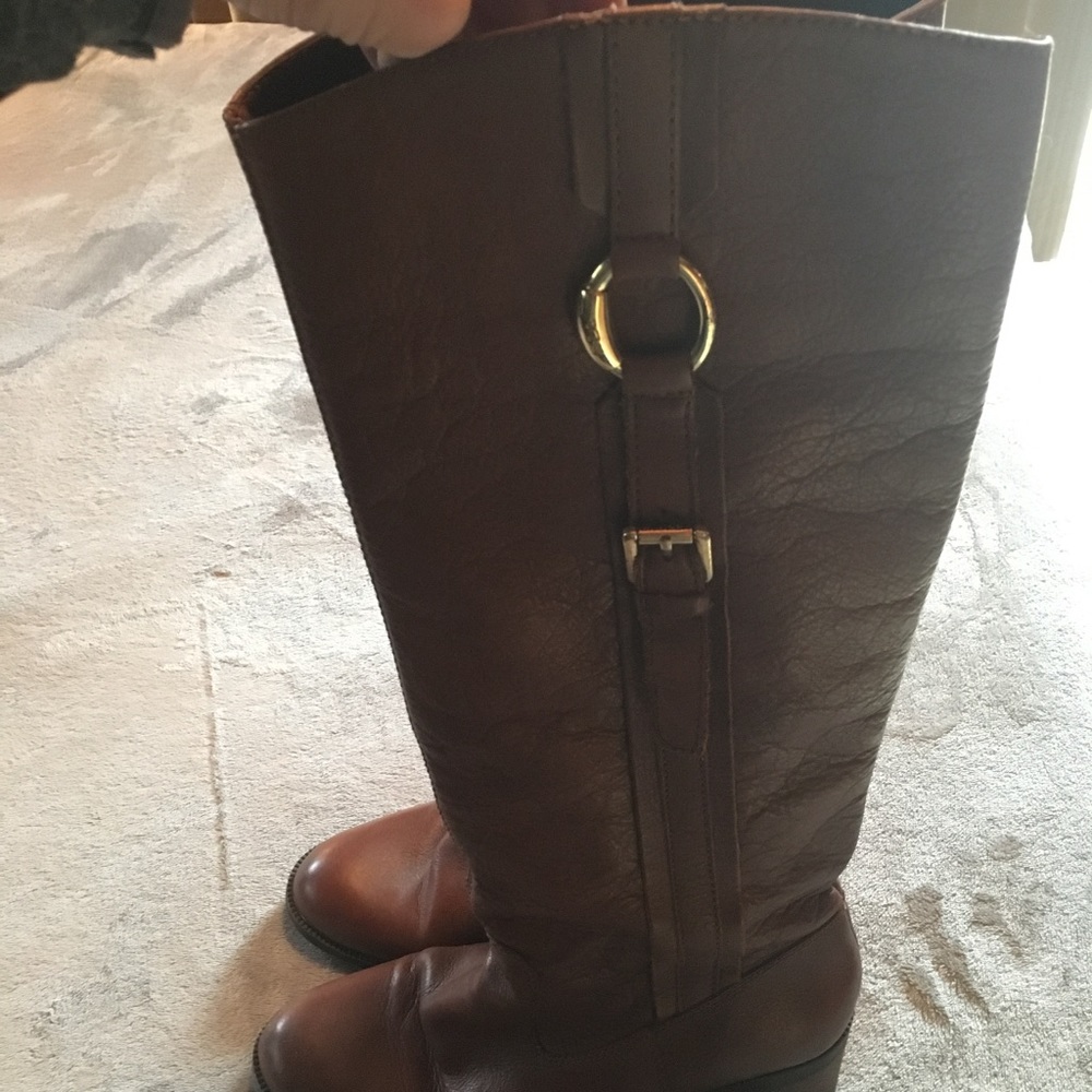 Boots - Picture 3 of 8