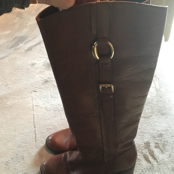 Boots - Picture 3 of 8