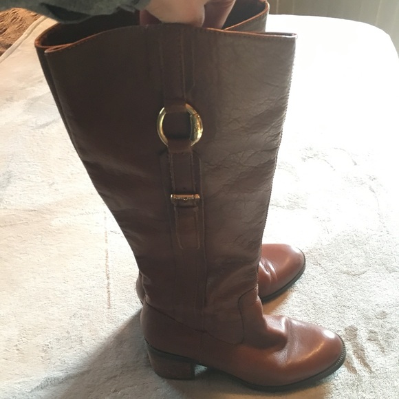 Boots - Picture 4 of 8