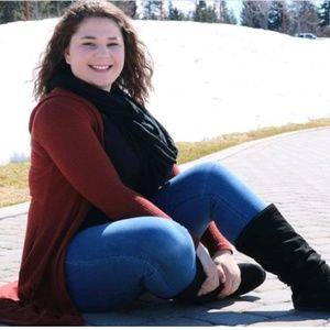 Meet your Posher, Julia