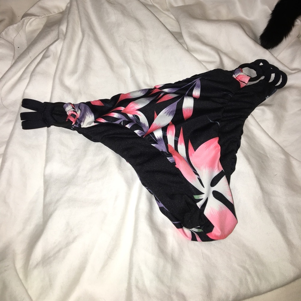 Roxy bathing suit bottoms