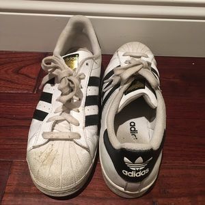 Superstar women’s sneakers