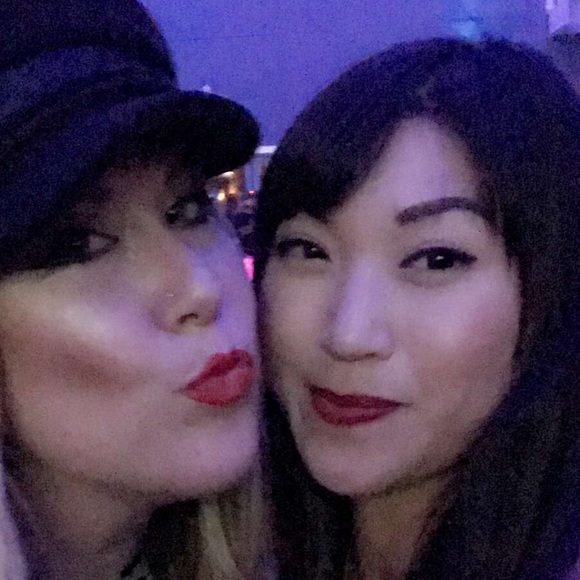 Meet your Posher, Jenni - Picture 1 of 1