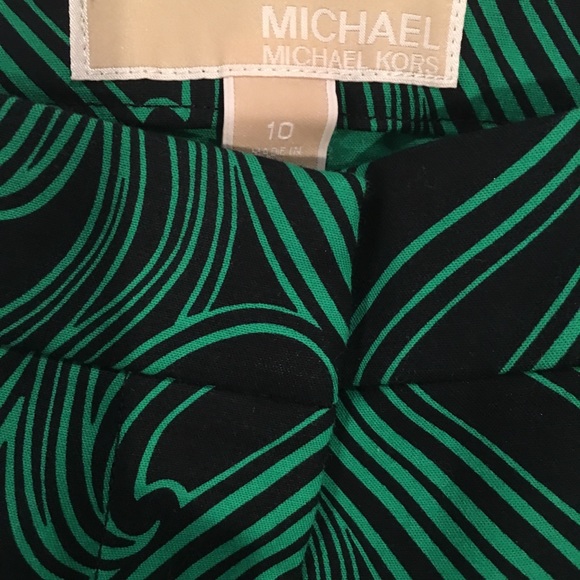 Sold MICHAEL KORS SHORTS Size 12 NWOT - Picture 2 of 6