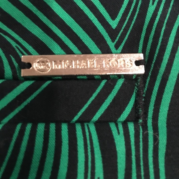 Sold MICHAEL KORS SHORTS Size 12 NWOT - Picture 3 of 6