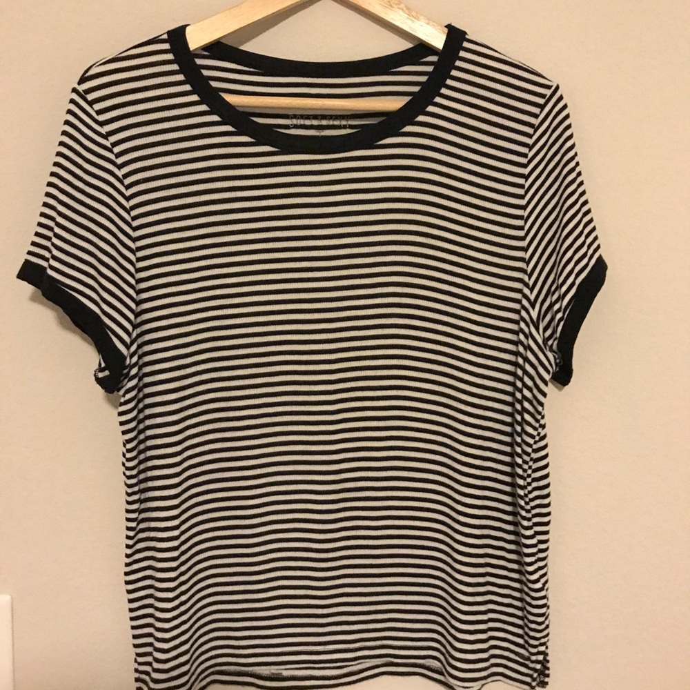 $9 SALE! American Eagle Soft & Sexy Tee