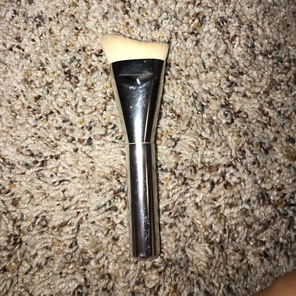 Mini portable contour brush