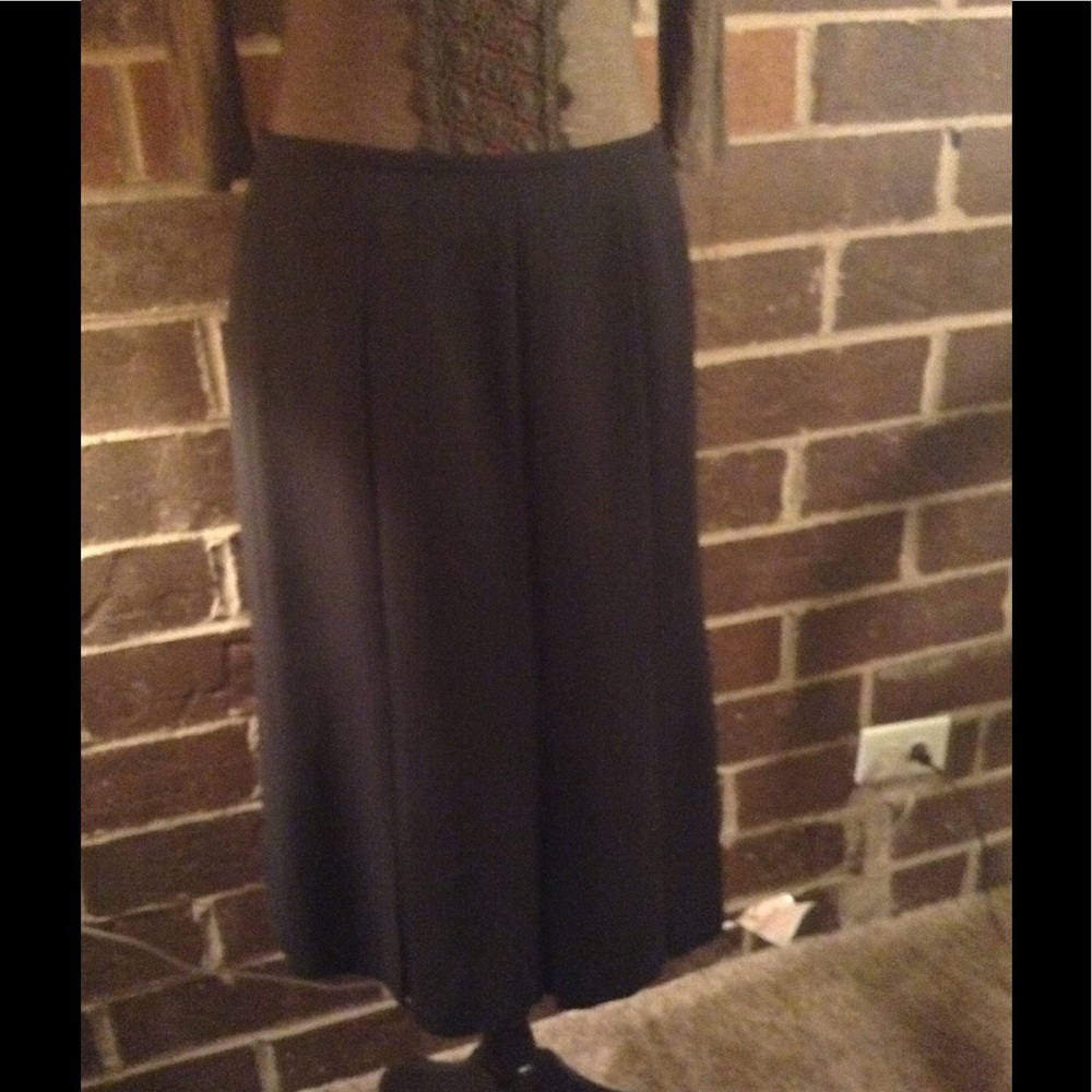 Size 8 black skirt 🍂🌻