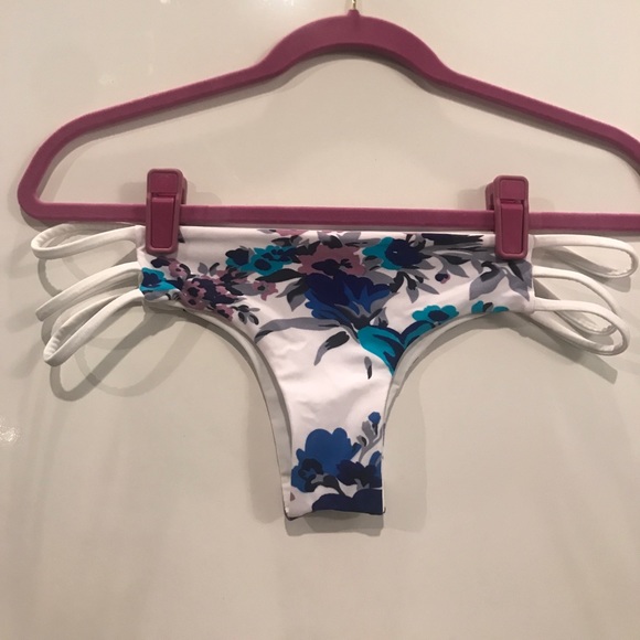 Bathing suit - Picture 2 of 2