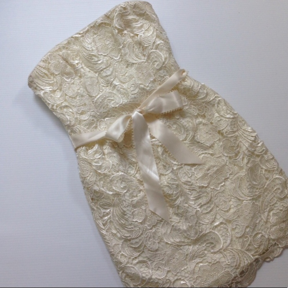 ✨Strapless Adrianna Papell lace formal dress.