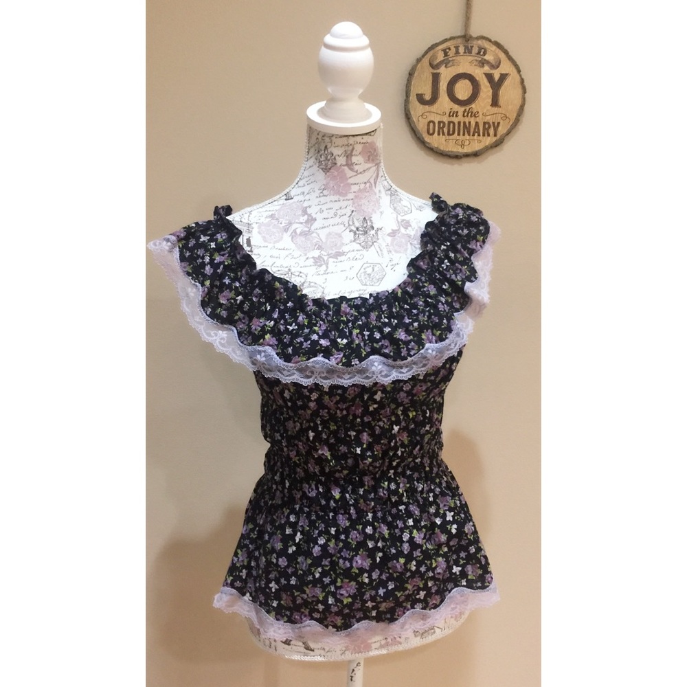 NWOT Chic Betsey Johnson Off Shoulder Lace Top 8