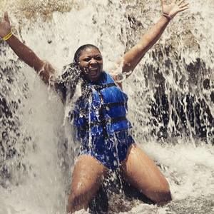 Meet your Posher, Ecila