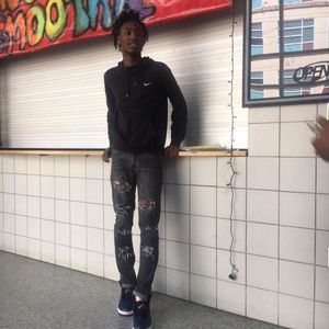 Meet your Posher, Quinelle