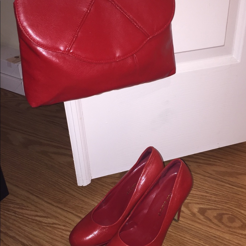 A pair of Franco Sarto Red pump & matching purse