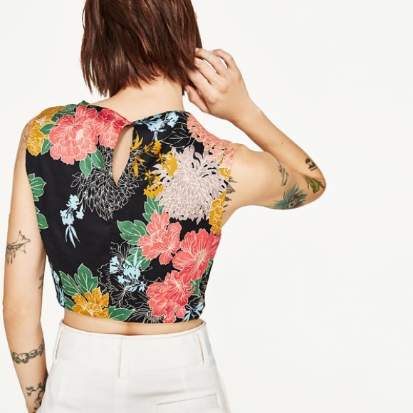 Zara Tops Zara Floral Print Cropped Top Poshmark