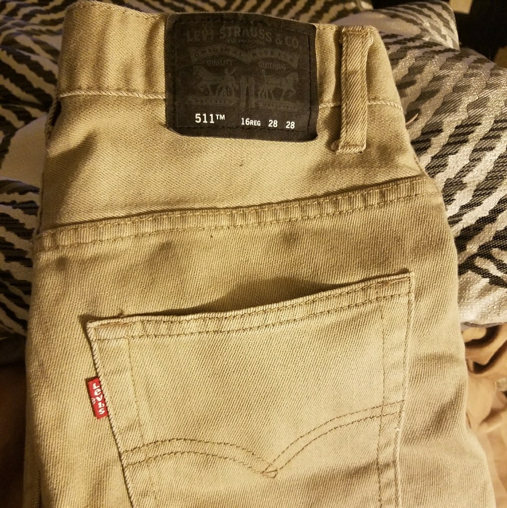 Girls Levis, like new, tan slim jeans, Size 16