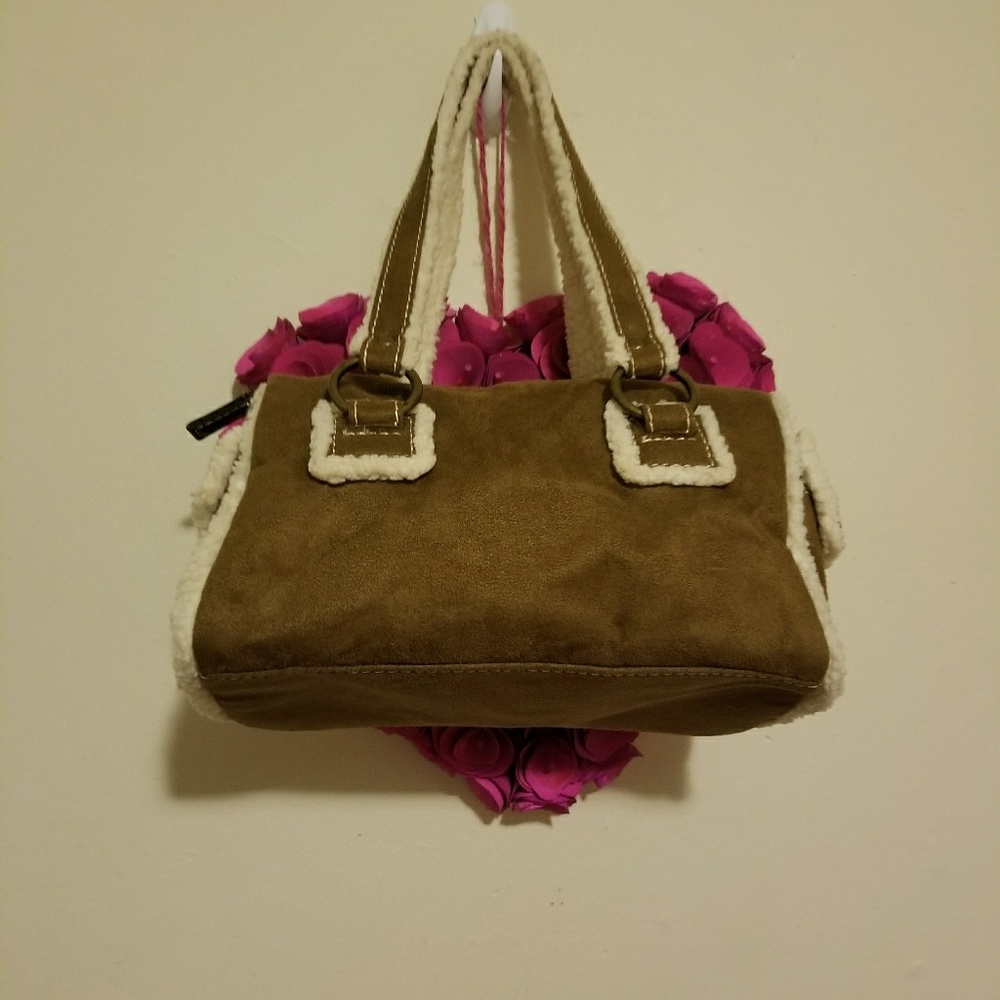 UGG Brown Bag w/Cream Fur straps & trim. Inspired