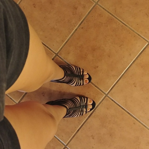 6.5, Buckled Back Zip Stiletto Casual AnklE - Picture 3 of 8