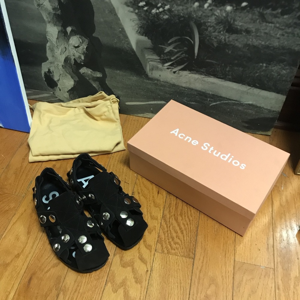 Acne Studios Oline size 37 in black suede