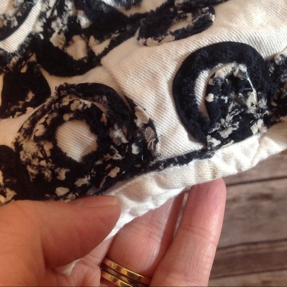 Beautiful 3D Fabric Embroidered Jacket - Picture 5 of 6