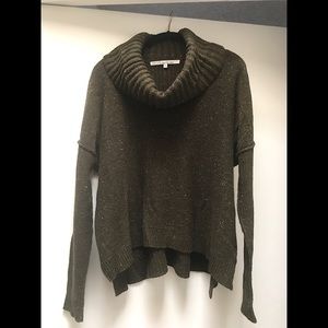 ✨Rachel Roy Green Cowl Neck Sweater✨