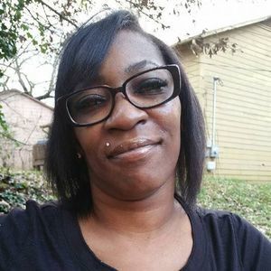 Meet your Posher, Elaine