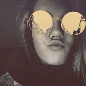 Meet your Posher, Lacy