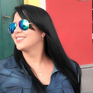 Meet your Posher, Violeta maria