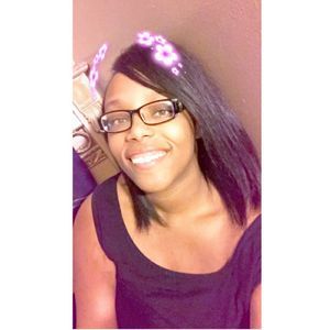 Meet your Posher, Deedee