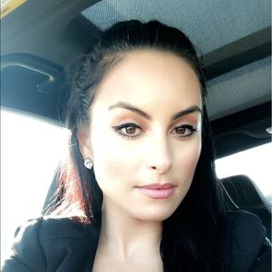 Meet your Posher, Vida