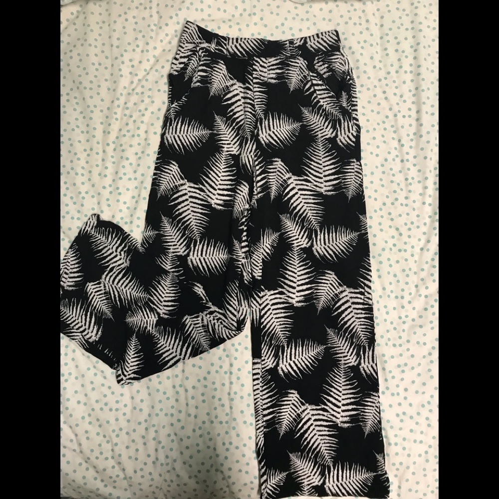 NWOT Ava Sky Fern Pant Size XS
