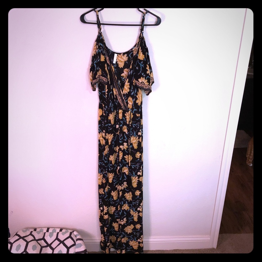 Beautiful maxi dress!