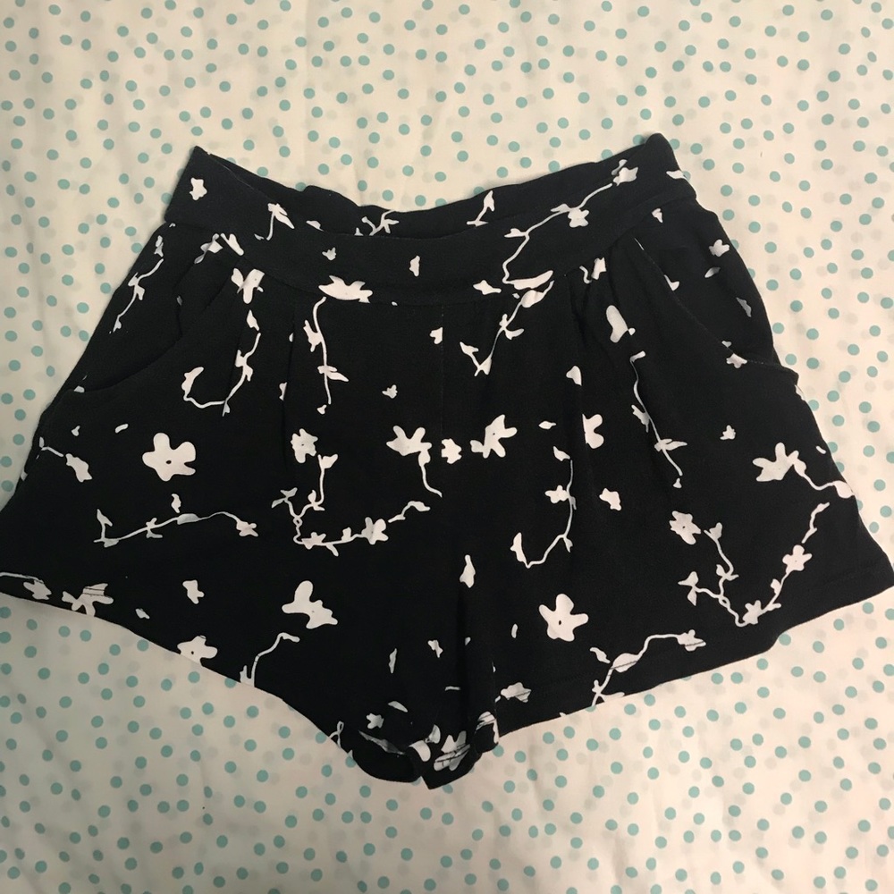 NWOT Ava Sky Shorts Om Size XS