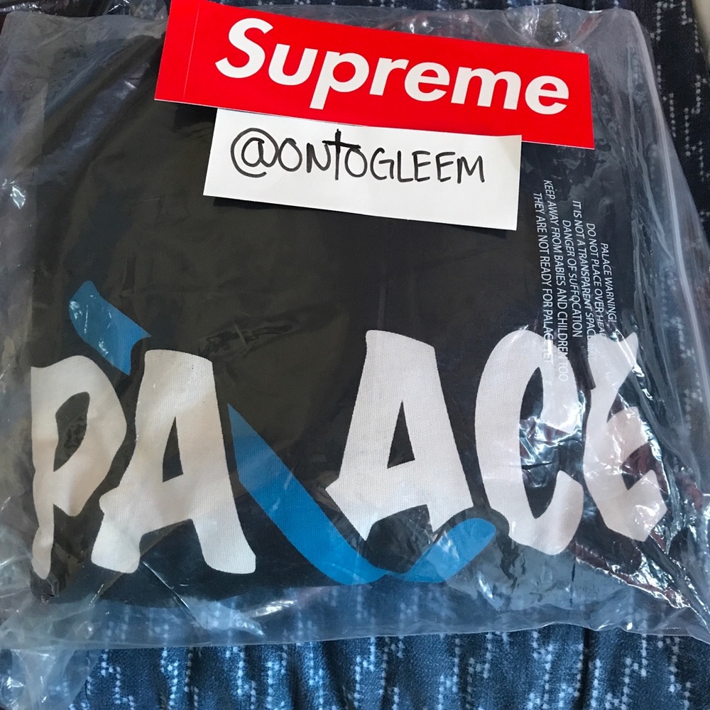 Palace correct hoodie