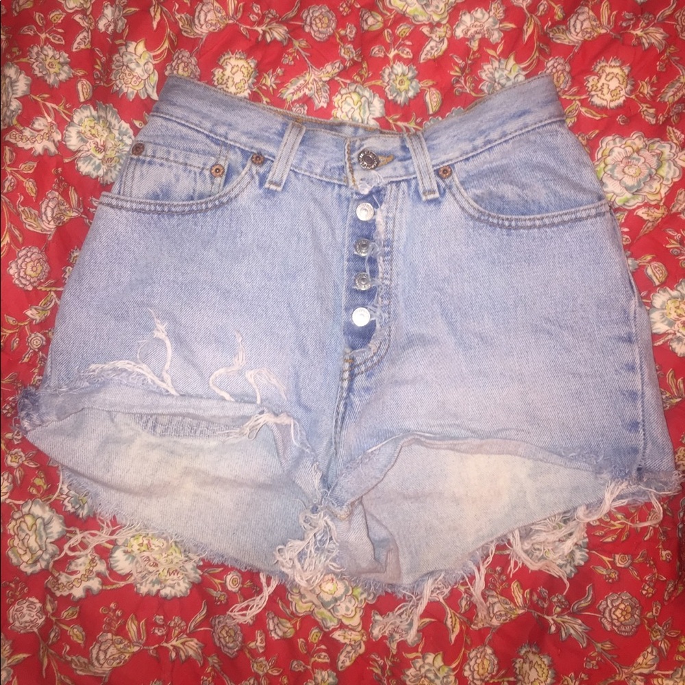 Distressed vintage lightwash denim Levi shorts
