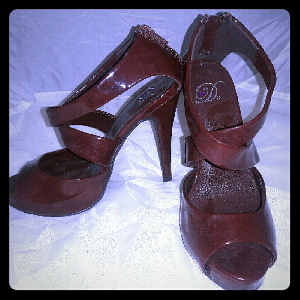 Wine heels NWOT