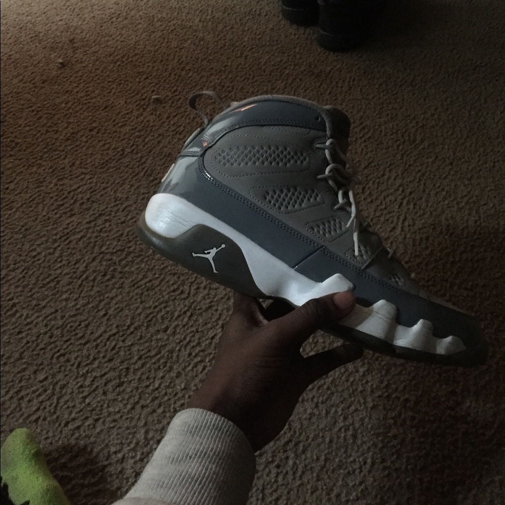 Jordan 9 “cool grey”(2012)