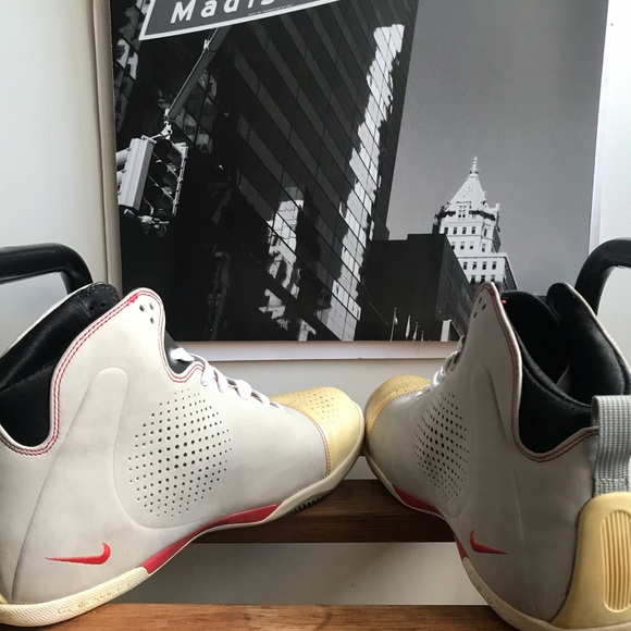 Nike Zoom Sneakers - Picture 4 of 7