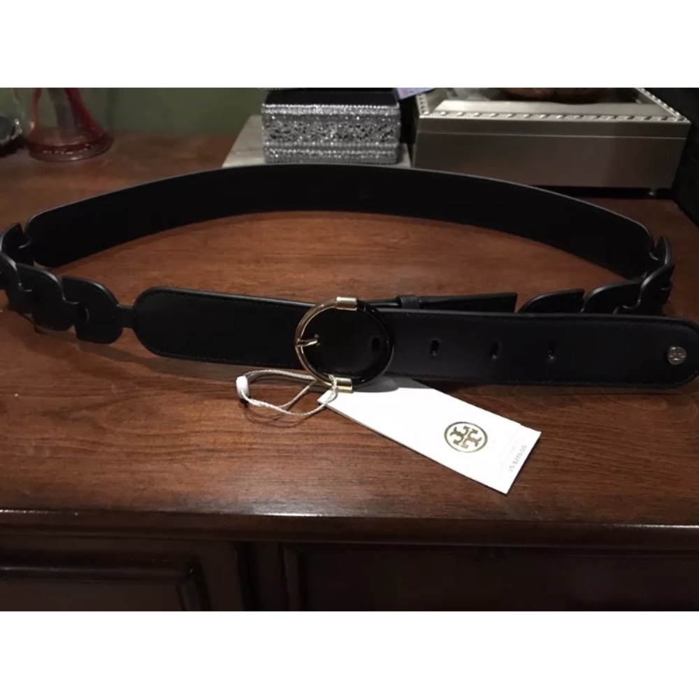 Sold NWT Tory Burch Link Belt L
