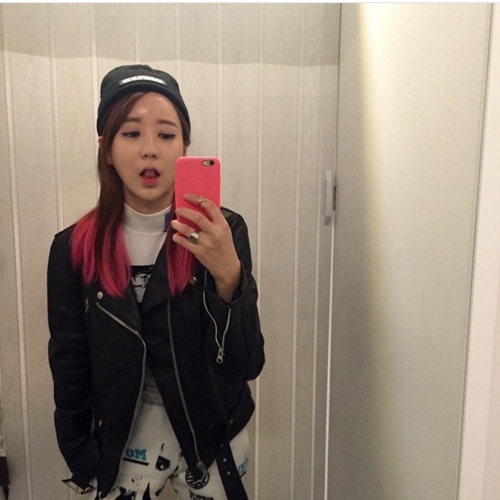 Joyrich sleeveless top and bottom set !!